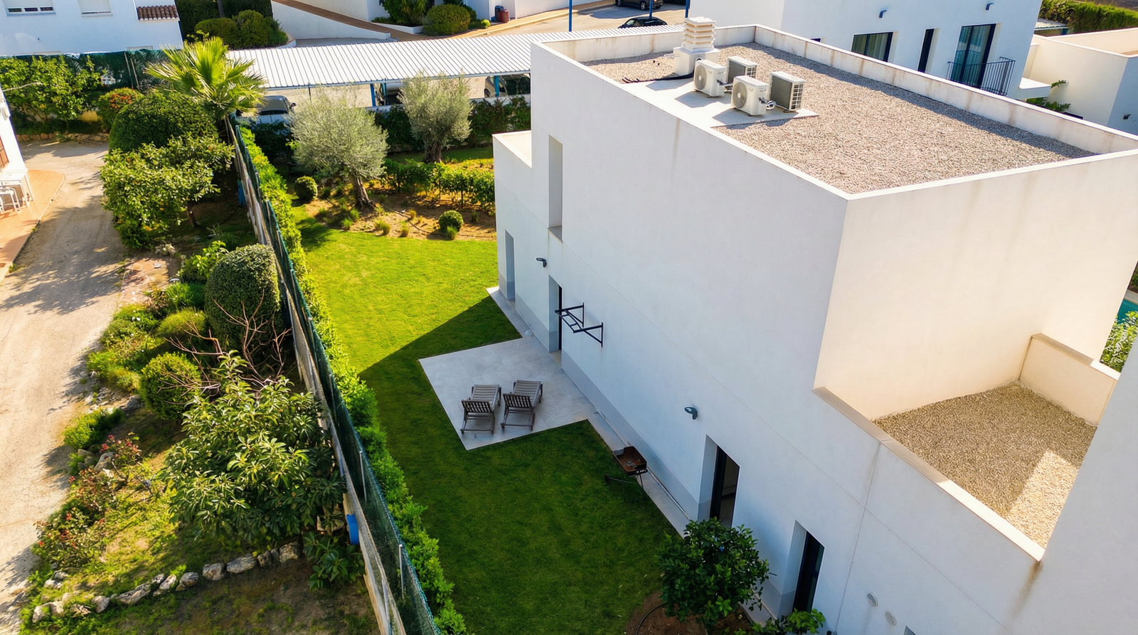 Villa Olivo — Jardín privado con vistas